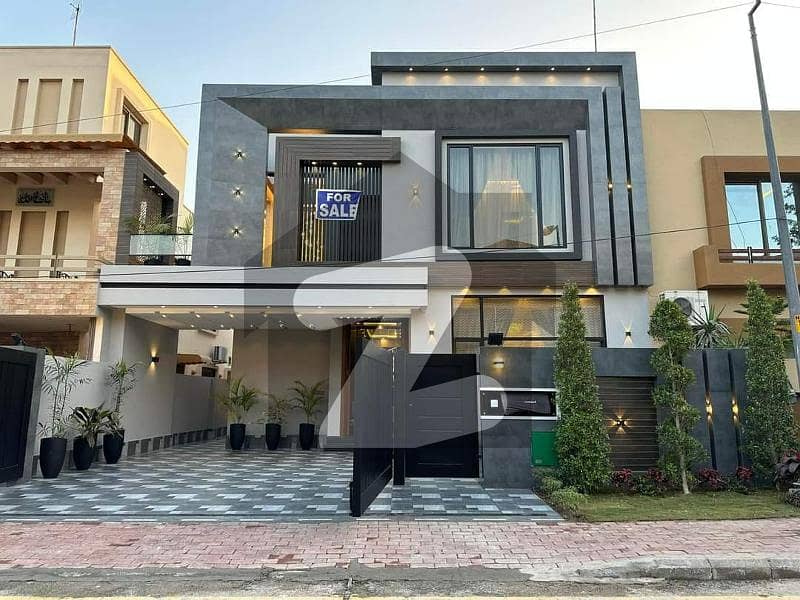 1 Kanal Brand New Luxury House Double Unit 6 Bed Spacious Carporch 2 Room In Basment Best Quality TV Lounge Double Kitchen Heighted Lobby Lawn. Outstanding Location