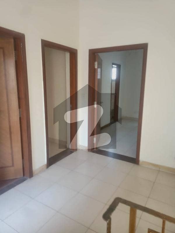 3 Bed Room With