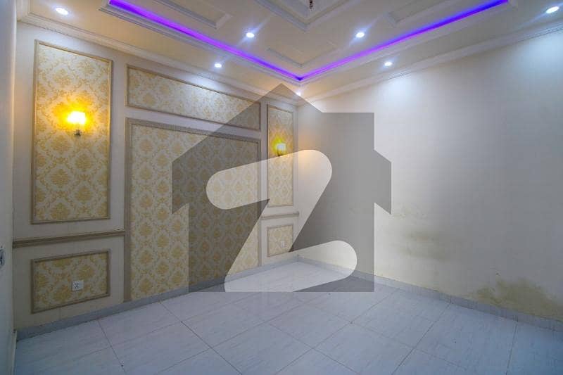 ڈی ایچ اے فیز 2 ڈیفنس (ڈی ایچ اے),لاہور میں 4 کمروں کا 7 مرلہ مکان 90.0 ہزار میں کرایہ پر دستیاب ہے۔