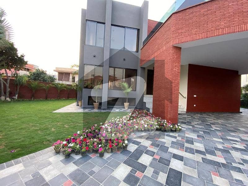 ویلینشیاء ہاؤسنگ سوسائٹی لاہور میں 6 کمروں کا 2 کنال مکان 12.0 کروڑ میں برائے فروخت۔