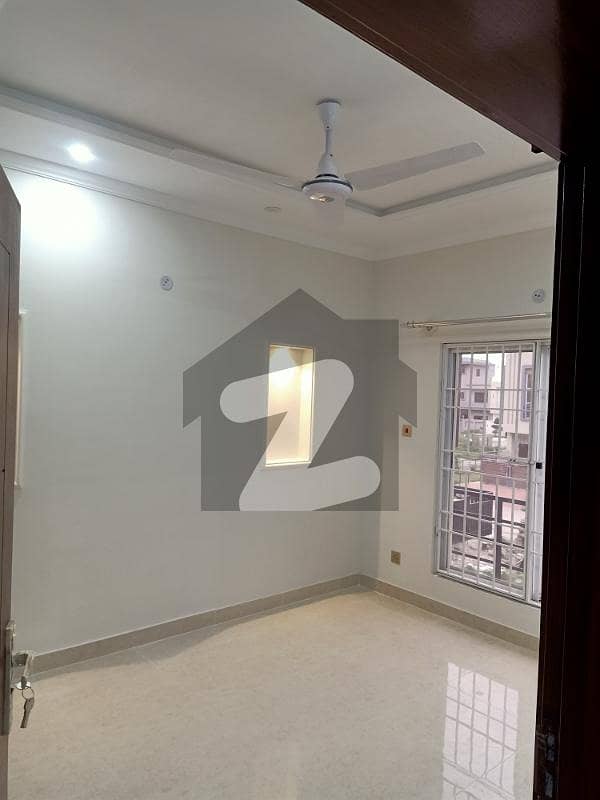 ڈی ۔ 12 اسلام آباد میں 3 کمروں کا 4 مرلہ مکان 1.1 لاکھ میں کرایہ پر دستیاب ہے۔