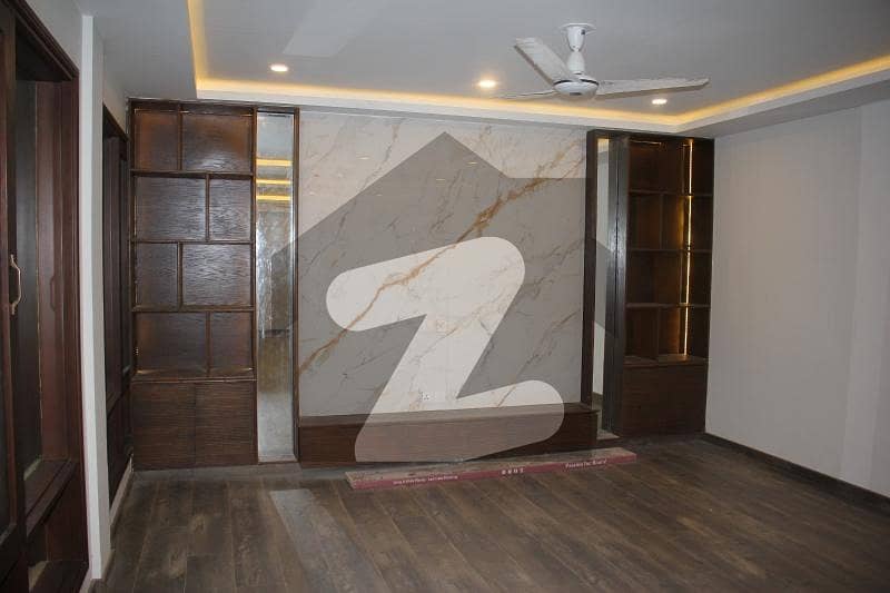 ڈی ایچ اے فیز 8 ڈی ایچ اے ڈیفینس,کراچی میں 5 کمروں کا 1 کنال مکان 15.0 کروڑ میں برائے فروخت۔
