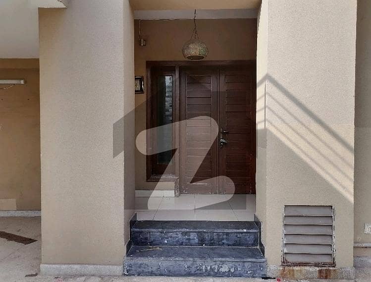 10 Marla House available for sale in Askari 11 if you hurry