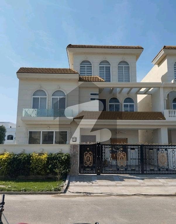 Prominently-Located House Available In Citi Housing Society For sale