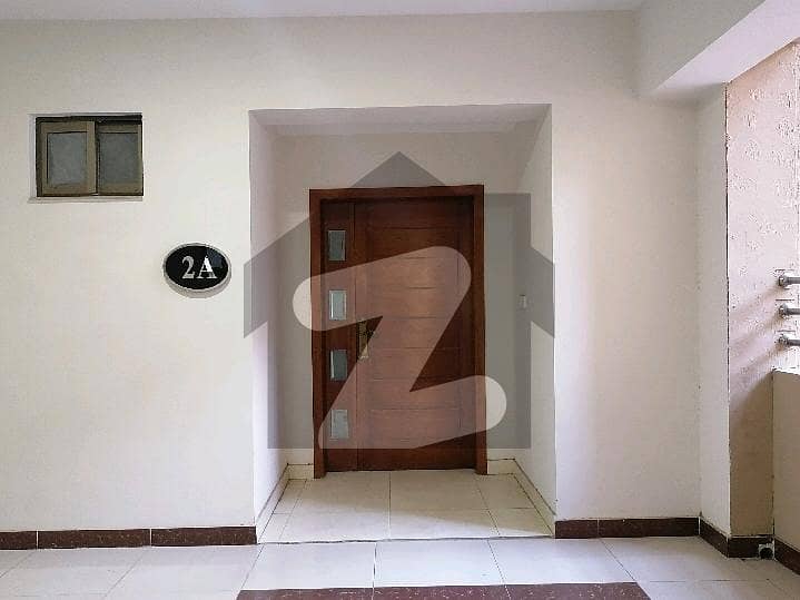 عسکری 11 ۔ سیکٹر بی اپارٹمنٹس عسکری 11,عسکری,لاہور میں 4 کمروں کا 12 مرلہ فلیٹ 1.2 لاکھ میں کرایہ پر دستیاب ہے۔