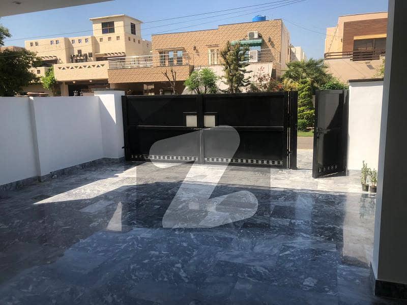 1 KANAL BEAUTIFUL NEW HOUSE FOR SALE IN EME SOCIETY