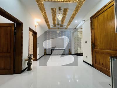 آئی 11/1 آئی ۔ 11,اسلام آباد میں 5 کمروں کا 6 مرلہ مکان 4.2 کروڑ میں برائے فروخت۔