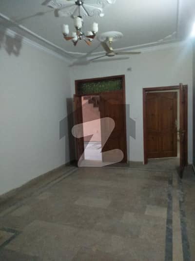 آئی ۔ 9/4 آئی ۔ 9,اسلام آباد میں 7 کمروں کا 8 مرلہ مکان 5.85 کروڑ میں برائے فروخت۔