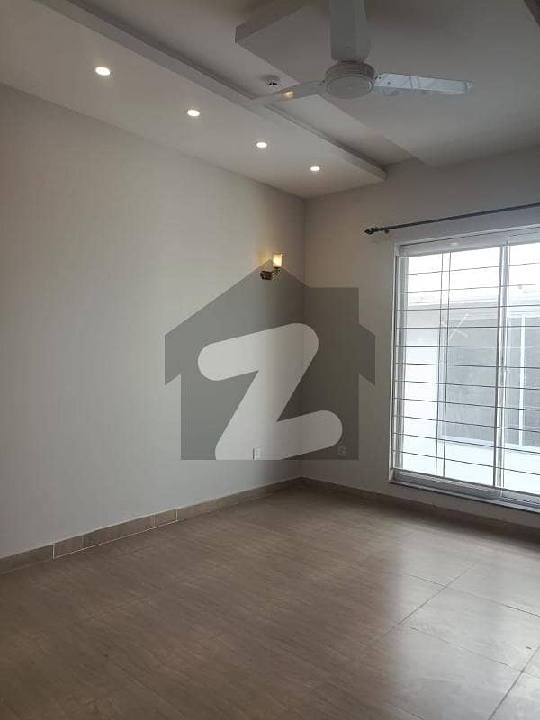 Lower Lock One Kanal Beautiful Upper Portion Available For Rent In DHA Phase 6 Lahore At Super Hot Location