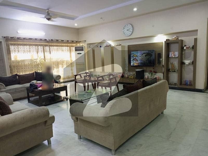 Centrally Located House In Officers Colony 2 Is Available For Rent