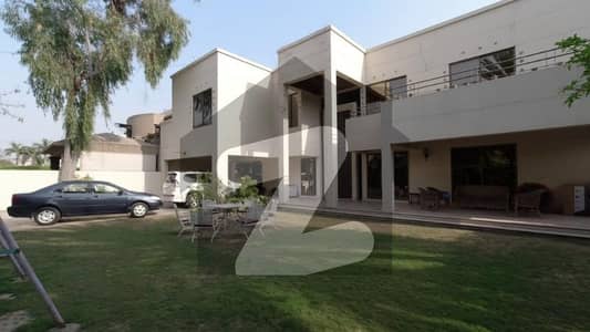 ڈی ایچ اے فیز 4 ڈیفنس (ڈی ایچ اے),لاہور میں 5 کمروں کا 2 کنال مکان 6.5 لاکھ میں کرایہ پر دستیاب ہے۔