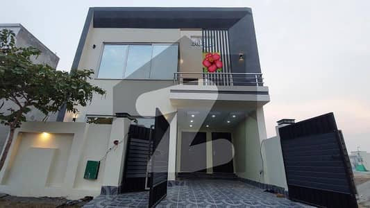 MODREN DESIGN 5 MARLA HOUSE FOR SALE IN VERY REASONABLE PRICE