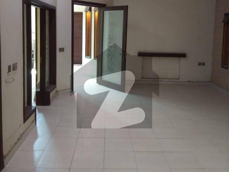 Prominently-Located 1 Kanal Upper Portion Available In Khayaban Colony