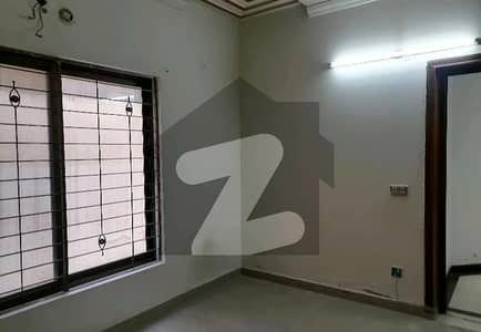 Investors Should rent This Upper Portion Located Ideally In Johar Town