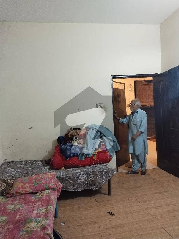 ٹاؤن شپ ۔ سیکٹر اے2 ٹاؤن شپ,لاہور میں 2 کمروں کا 5 مرلہ بالائی پورشن 25.0 ہزار میں کرایہ پر دستیاب ہے۔