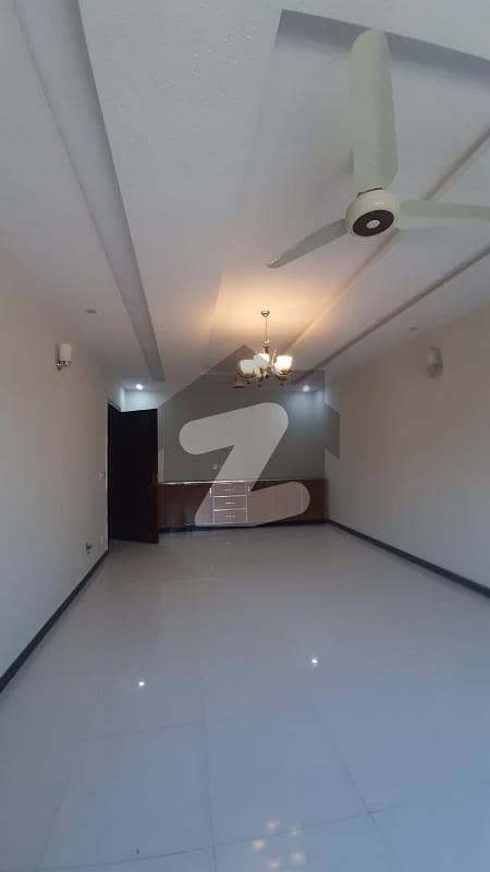 35*70 Upper portion for Rent in G-13 Islamabad