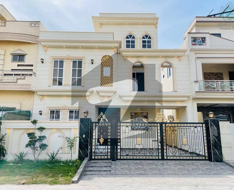 New Italian Style House 10 Marla In CC Block For Sale Prime Location Phase 1
