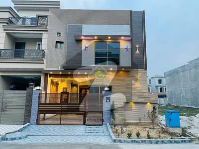 Modern House With 4 Bedrooms 5 Marla In FF Block Near Theme Park For Sale