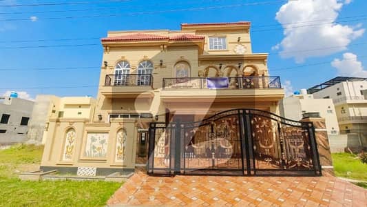 Prime Location House Of 10 Marla Is Available For Sale In Jubilee Town - Block B