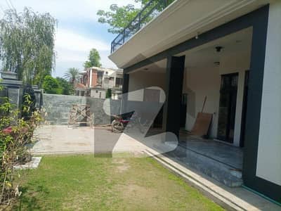 1 kanal well mentain house for rent in DHA PHASE 1