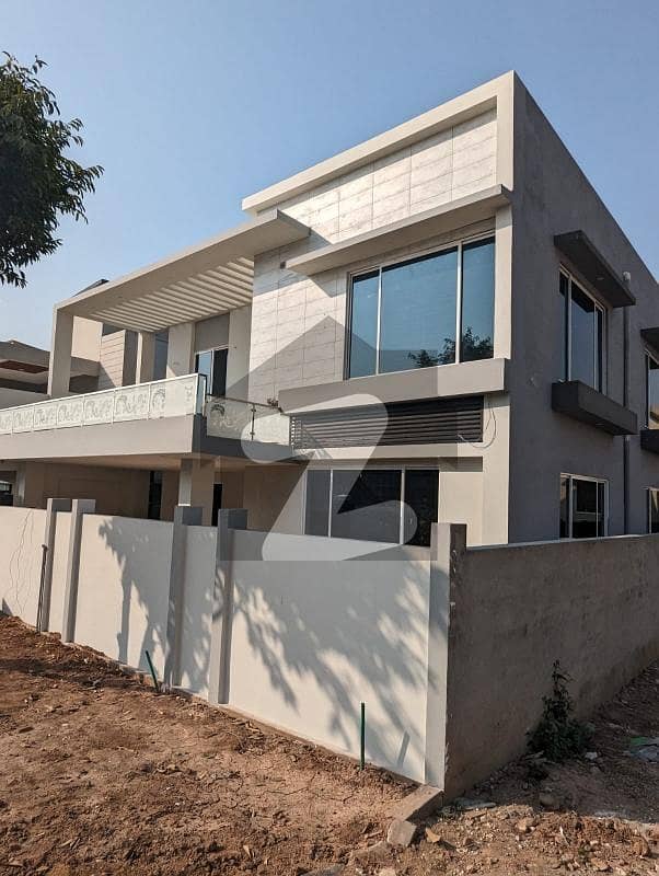 One Kanal beautiful very well designed house in Bahria town phase 8 Islamabad