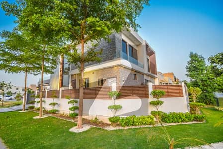 10-Marla Top Line Brand New Modish Villa Near Park For Sale In DHA