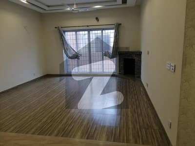 1 Kanal Upper Portion With Drawing Room Available For Rent In DHA Phase 1 Block J