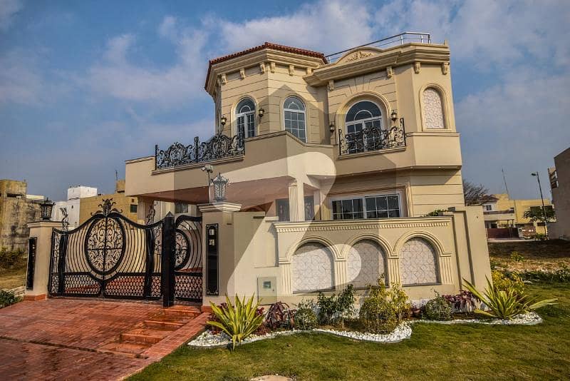 10 Marla Corner Top Line Brand New Modish Villa Near Park For Sale In DHA 9 Town