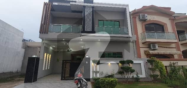 سٹی ہاؤسنگ سکیم جہلم میں 5 کمروں کا 7 مرلہ مکان 2.3 کروڑ میں برائے فروخت۔