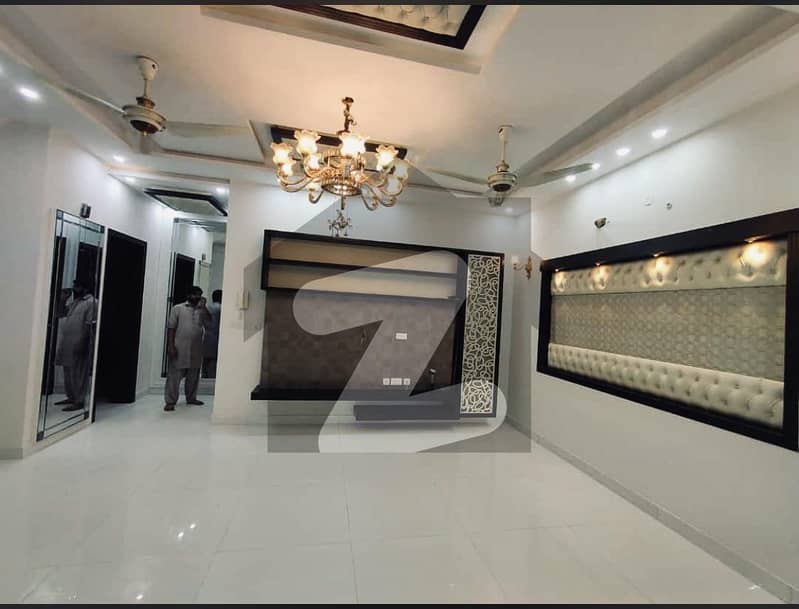 ڈی ایچ اے فیز 6 ڈیفنس (ڈی ایچ اے),لاہور میں 4 کمروں کا 7 مرلہ مکان 1.3 لاکھ میں کرایہ پر دستیاب ہے۔