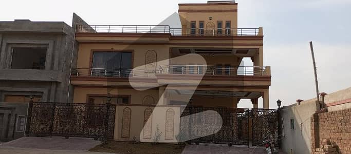 1 KANAL BRAND NEW HOUSE FOR SALE WITH 7000 COVERED AREA