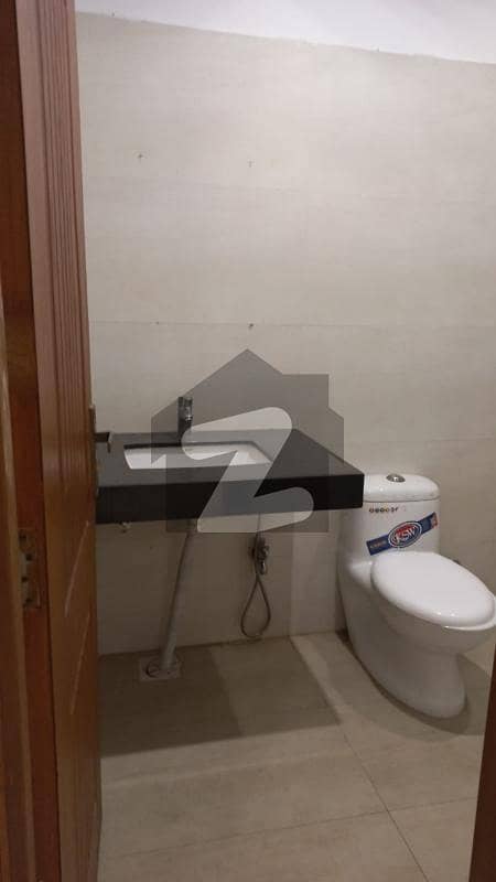 900 Square Feet Flat In Mehmoodabad For rent At Good Location
