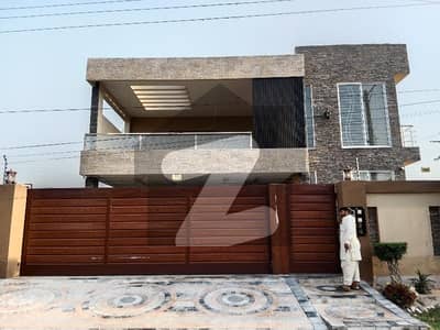 1 kanal house for sale in pcsir housing scheme phase2 near UCP prime location 
urjent sale