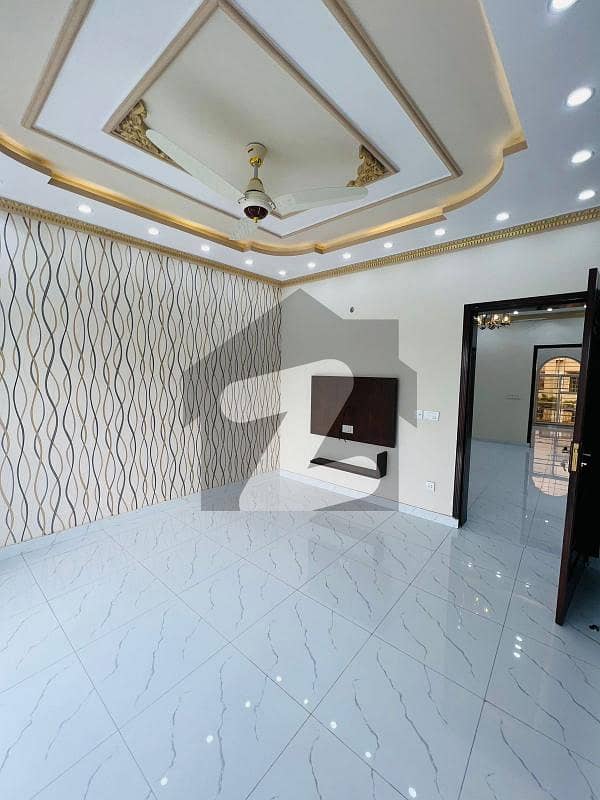 10 Marla Luxury Brand New House For Rent In Sector C Bahria Town,Lahore