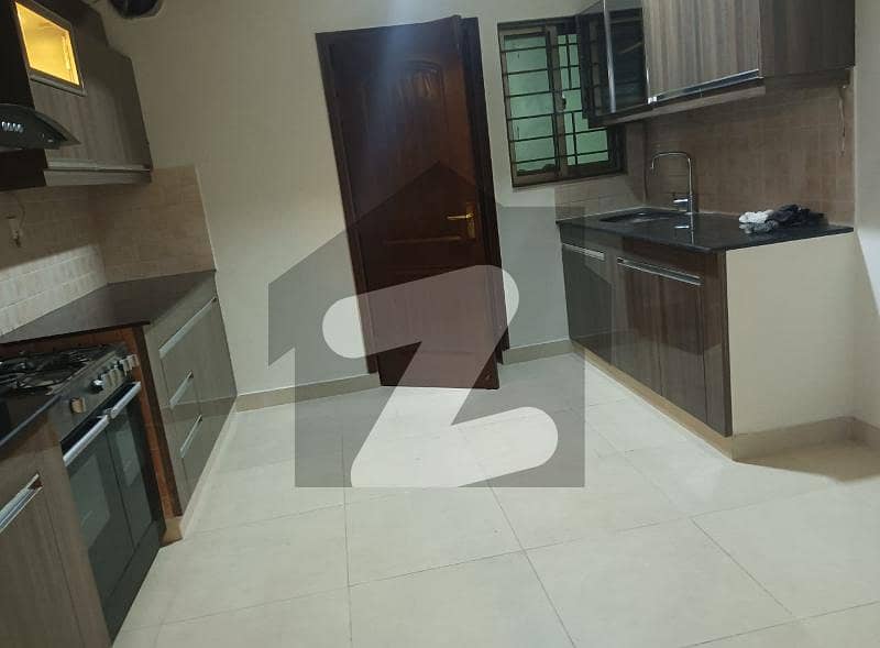 10 Marla 3 bed Apartment is Available for sale in askari 11 Lahore.