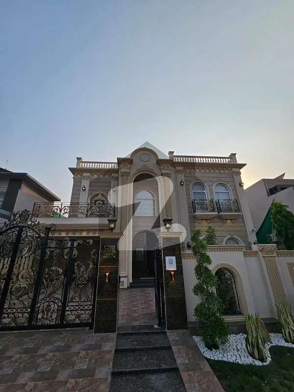1 KANAL FULLY FURNISHED HOUSE AVAILABLE FOR SALE IN DHA PHASE 6 Block C LAHORE