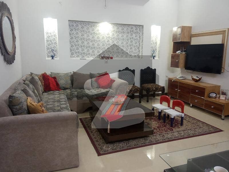 بحریہ ٹاؤن لاہور میں 5 کمروں کا 10 مرلہ مکان 1.0 لاکھ میں کرایہ پر دستیاب ہے۔