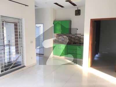 10 Marla Beautiful Luxurious Upper Portion For Rent in DHA Phase 3
