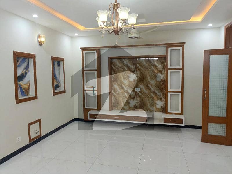 G13.10 MARLA 35X70 BRAND LUXURY SOLID HOUSE FOR SALE PRIME LOCATION G13 ISB