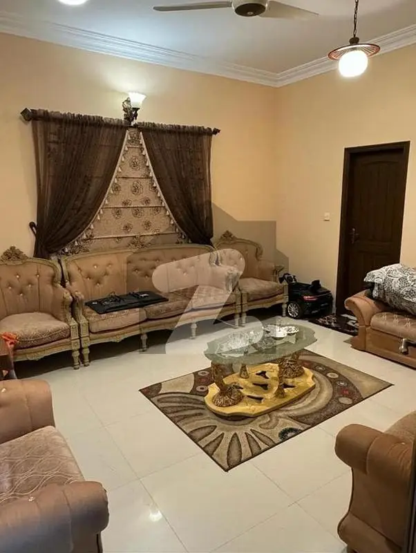 4 Bed DD With Extra Room Portion For Sale Urgent At Luxurious Place