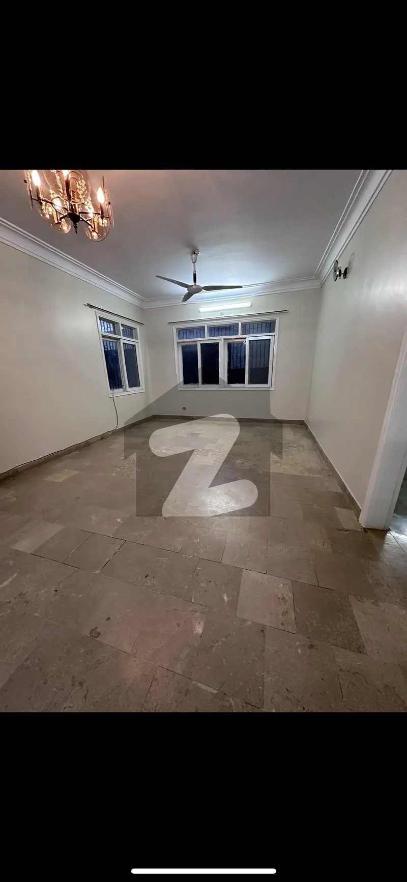 Here You Find Your Best Portion And Lives In Premium Block Of Gulshan E Iqbal 1st Floor Portion Having 3 Bed Drawing Dinning Well Maintain Neat Clean West Open For Residential Rent.