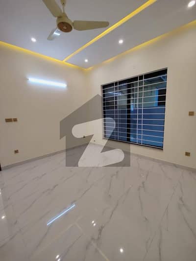 Aesthetic Upper Portion Of 1 Kanal For rent Is Available