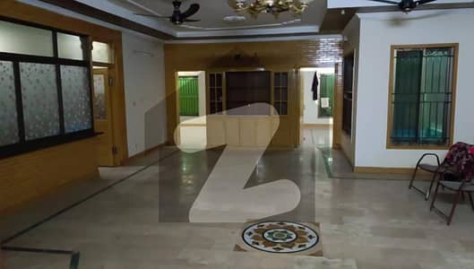 A House Of 1 Kanal In Bahria Town Rawalpindi - Nice Location Good Condition