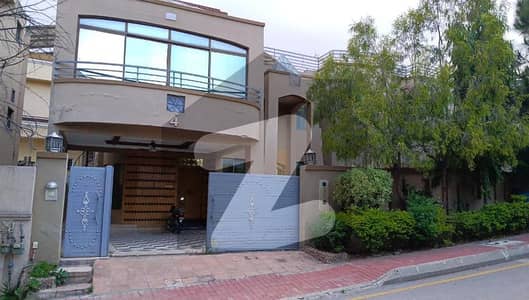بحریہ ٹاؤن فیز 1 بحریہ ٹاؤن راولپنڈی,راولپنڈی میں 9 کمروں کا 1 کنال مکان 7.5 کروڑ میں برائے فروخت۔