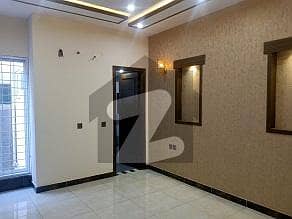 8 MARLA BRAND NEW UPPER PORTION FOR RENT IN UMAR BLOCK BAHRIA TOWN LAHORE