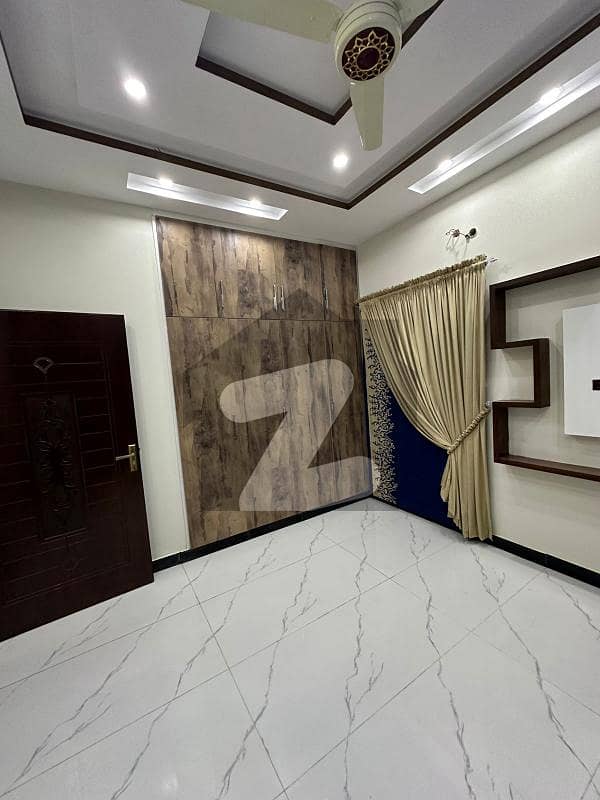 10 MARLA HOUSE FOR RENT IN BAHRIA TOWN LAHORE