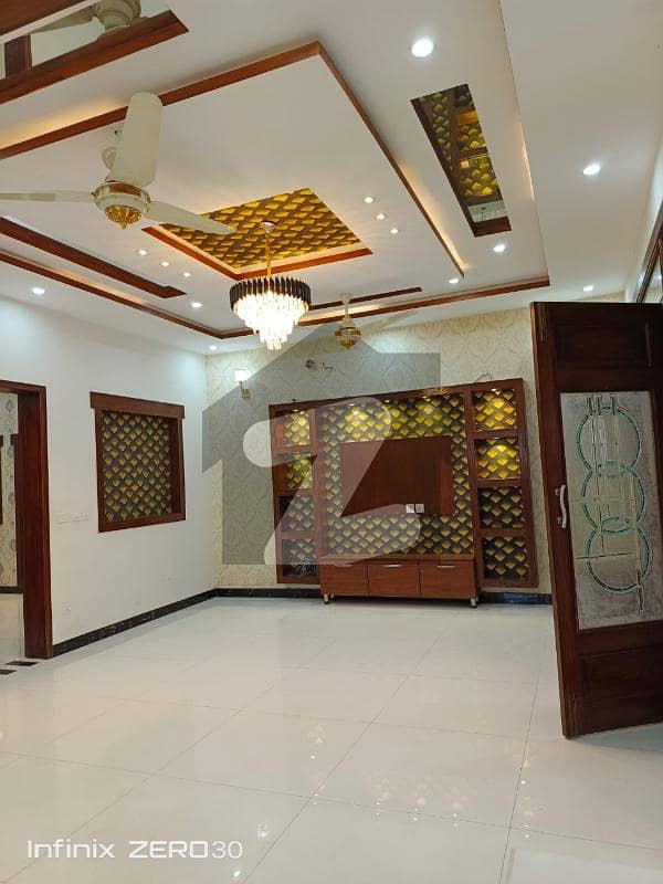 بحریہ ٹاؤن سیکٹر سی بحریہ ٹاؤن,لاہور میں 2 کمروں کا 10 مرلہ زیریں پورشن 60.0 ہزار میں کرایہ پر دستیاب ہے۔