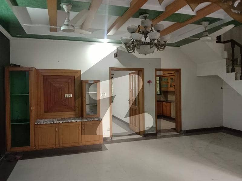 جوہر ٹاؤن فیز 2 جوہر ٹاؤن,لاہور میں 2 کمروں کا 6 مرلہ زیریں پورشن 40.0 ہزار میں کرایہ پر دستیاب ہے۔