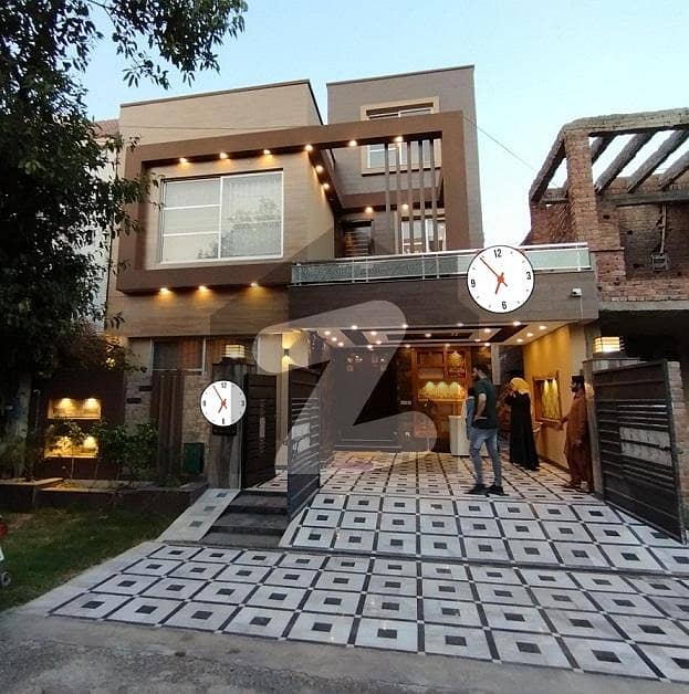 8 MARLA LIKE A BRAND NEW BEAUTIFUL HOUSE FOR SALE IN UMAR BLOCK BAHRIA TOWN LAHORE