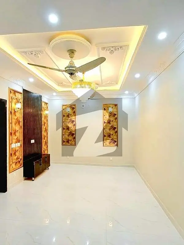 Luxurious 10 Marla Modern House For Rent in Bahria Town Lahore